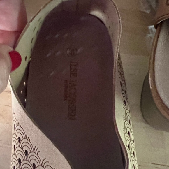 Ilse Jacobsen Tulip Slip-On EU 39 / US 8.5 Neutral Laser Cut Sneakers - Picture 6 of 8